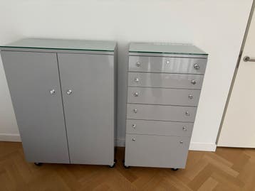GERESERVEERD - 2 kastjes grijs