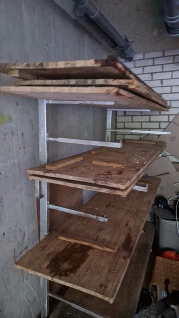 Bakkerij kar met houten planken gratissss