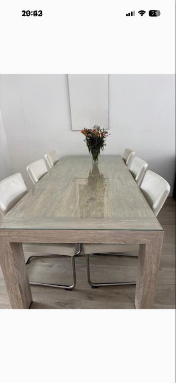 GRATIS, houten tafel met glasplaat 6 personen