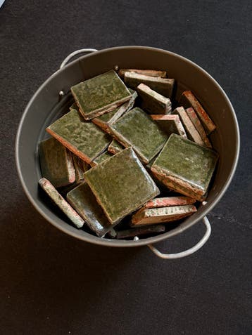 Gratis op te halen: IKEA emmer met vintage groene tegels