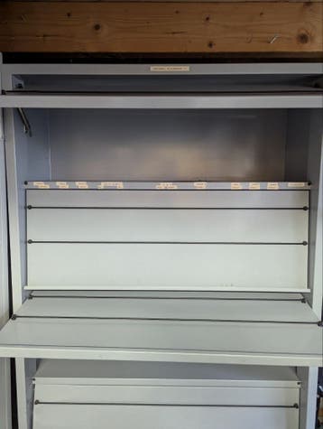 Gratis ophalen: Metalen archiefkasten met deuren