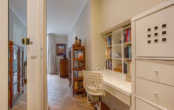 Compact bureau met bureaustoel