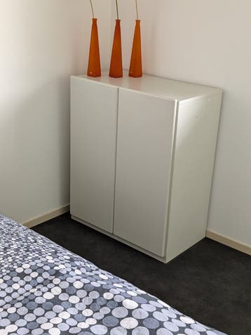 Wit kastje met 2 deurtjes - 40x70x85cm