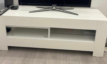 Nieuw wit tv-meubel met opbergruimte