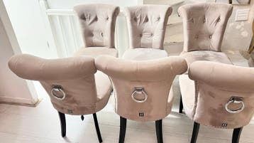 Gratis 6 champagne kleur eetkamerstoelen met ring.