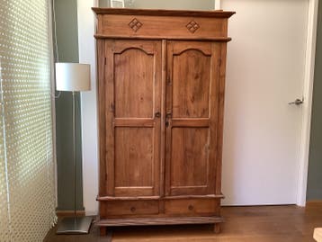 Gratis kast teak kleur