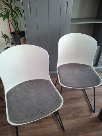 Diverse eetkamerstoelen