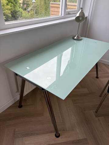 Glazen ikea bureau