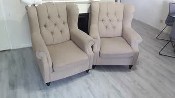 Twee comfortabele fauteuils - Beige stof