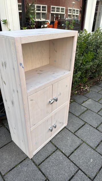 Gebruikt kinderboekenkastje / speelgoedkastje