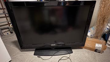 Philips 42PFL3312/10 - 42 inch LCD TV (HD Ready)