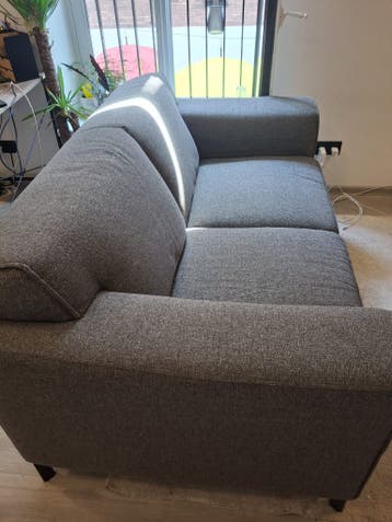 Zo goed als nieuwe bank, grijs. 160x93x80 cm