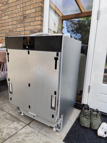 Ikea (Siemens) vaatwasser - lekt, voor onderdelen/handige