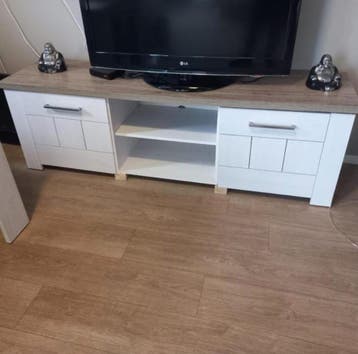 Modern tv-meubel met opbergruimte