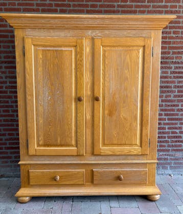 Deels massief eikenhouten kast met planken en lades