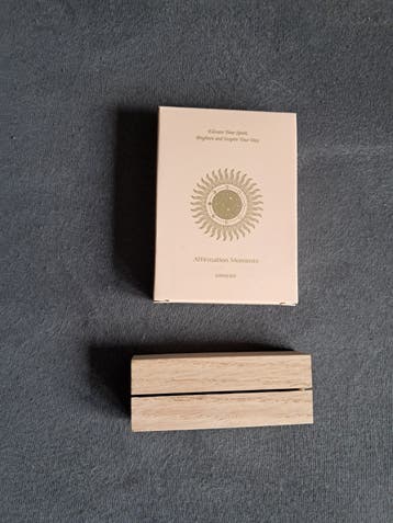 Affirmation Moments Kaartenset met Houten Houder