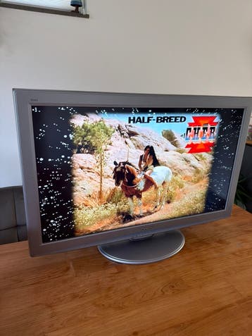 Panasonic 37 inch TV, voor weinig, EEN KOOPJE, werkt perfect