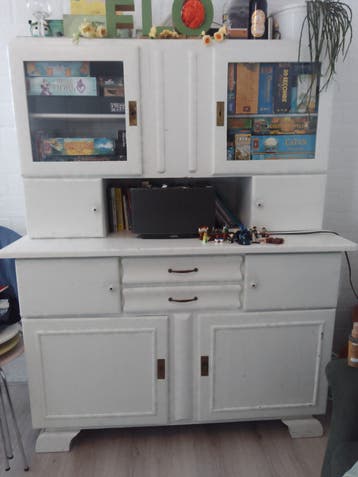 Wit dressoir met vitrinekast - veel opbergruimte