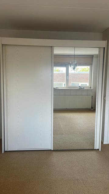 Prima kledingkast (2m. 2,25m. 0,65m)
