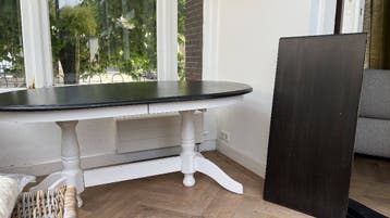 Gratis af te halen – uitschuifbare houten eettafel