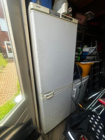 Bosch koel- vriescombi met klein defect (relais)