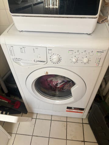 Werkende Indesit wasmachine met defect