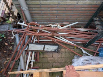 Oude metalen, oven en inductiekookplaat