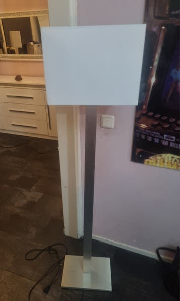 Staande lamp GRATIS