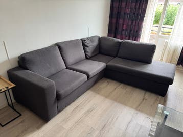 Comfortabele donkergrijze hoekbank met chaise longue