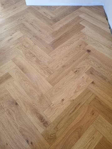 +-2 m2 rustiek visgraat parket GRATIS