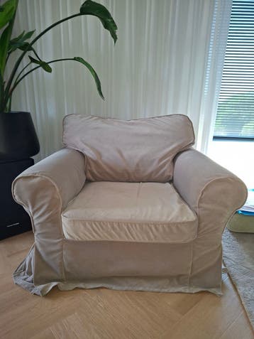 EKTORP beige fauteuil - Zo goed als nieuw