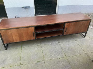 Tv meubel (GRATIS)
