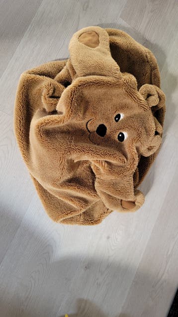 2 gratis zitzakken; beer + kikker + piepschuim bolletjes