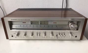 Gratis  Gezocht versterkers radio's cassette decks  enz