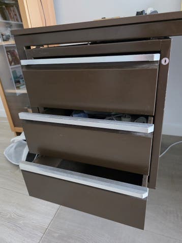 stalen bureau
