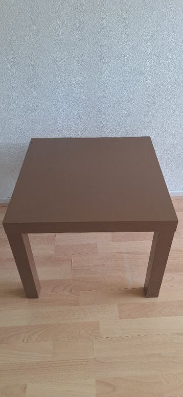Bruine salontafel - vierkant en modern