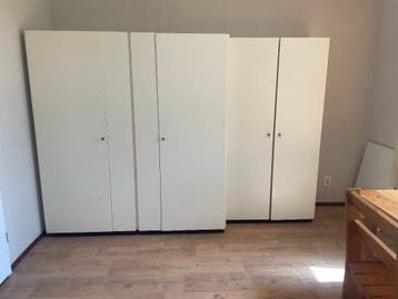 Kledingkast uit 3 delen