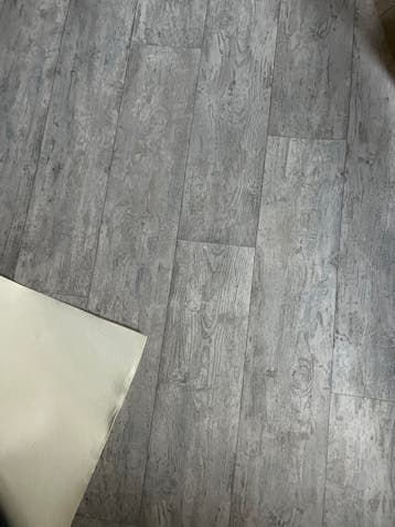 Gratis af te halen: Vinyl vloerbedekking (voor zondag!)