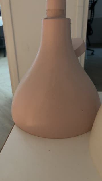 Roze en witte hanglamp gratis