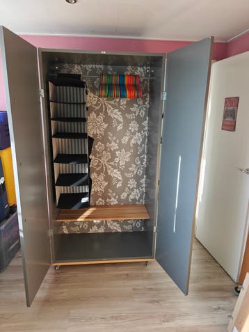 3x Kledingkast met opbergruimte en hanggedeelte