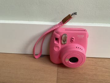 Fujifilm Instax Mini 9 Flamingo Pink + Accessories – Working