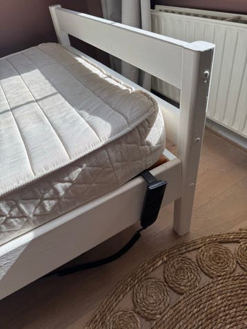 Eenpersoonsbed met matras en verstelbare lattenbodem