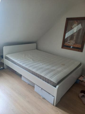 Tweepersoons bed incl matras (140x200 cm)