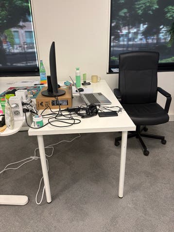 Free basic white officr desk (4 in total)