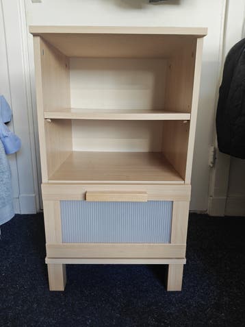 Nachtkastje / Bijzettafel met lade en planken