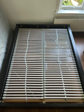 Ikea bed 140x200cm - Zwart, inclusief lattenbodem