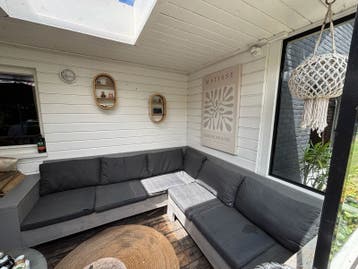 Houten loungebank 250x240 GRATIS