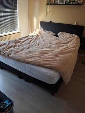 GRATIS boxspring (zonder matras) 200 x 160 cm antraciet