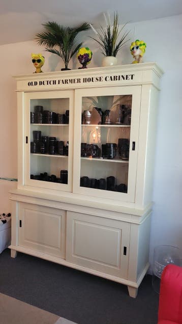 Creme kleurige kast - Old Dutch Farmer House Cabinet