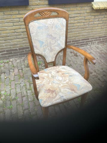 Gratis afhalen 2 eetkamerstoelen